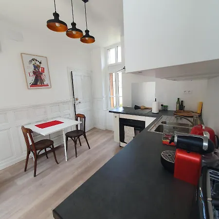 Vakantiehuis Logement De La Cure Bourbon-lʼArchambault